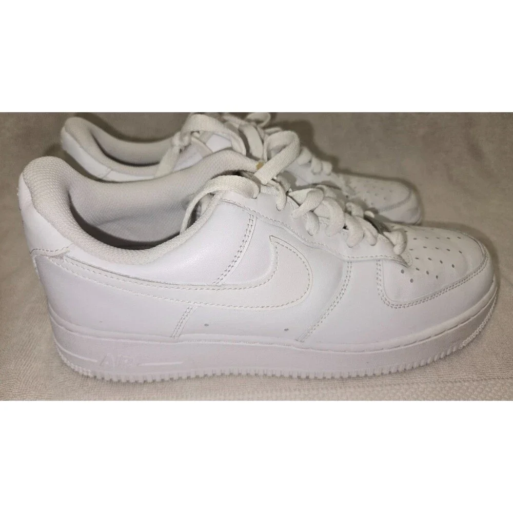 Nike Air Force 1 Low '07 Womens Size 10 White Athletic Lifestyle Shoes Sneakers